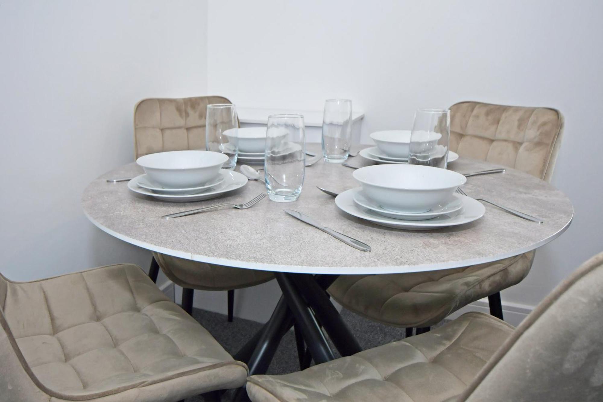Sapphire Apartments By Yourstays - Luxury 2 Bedroom Apartments In Crewe Eksteriør bilde