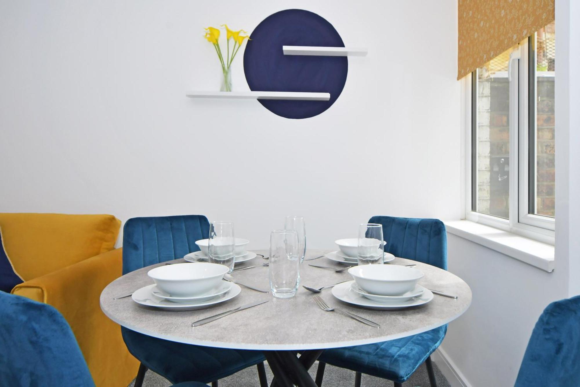 Sapphire Apartments By Yourstays - Luxury 2 Bedroom Apartments In Crewe Eksteriør bilde