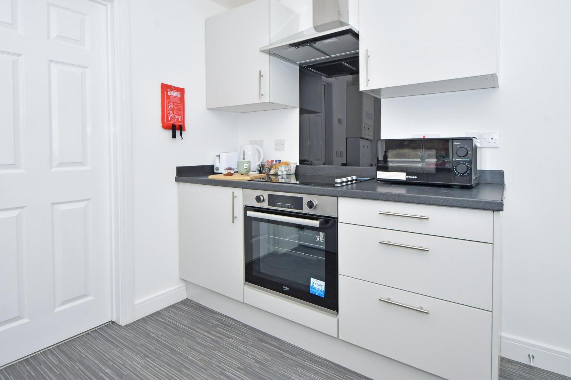 Sapphire Apartments By Yourstays - Luxury 2 Bedroom Apartments In Crewe Eksteriør bilde