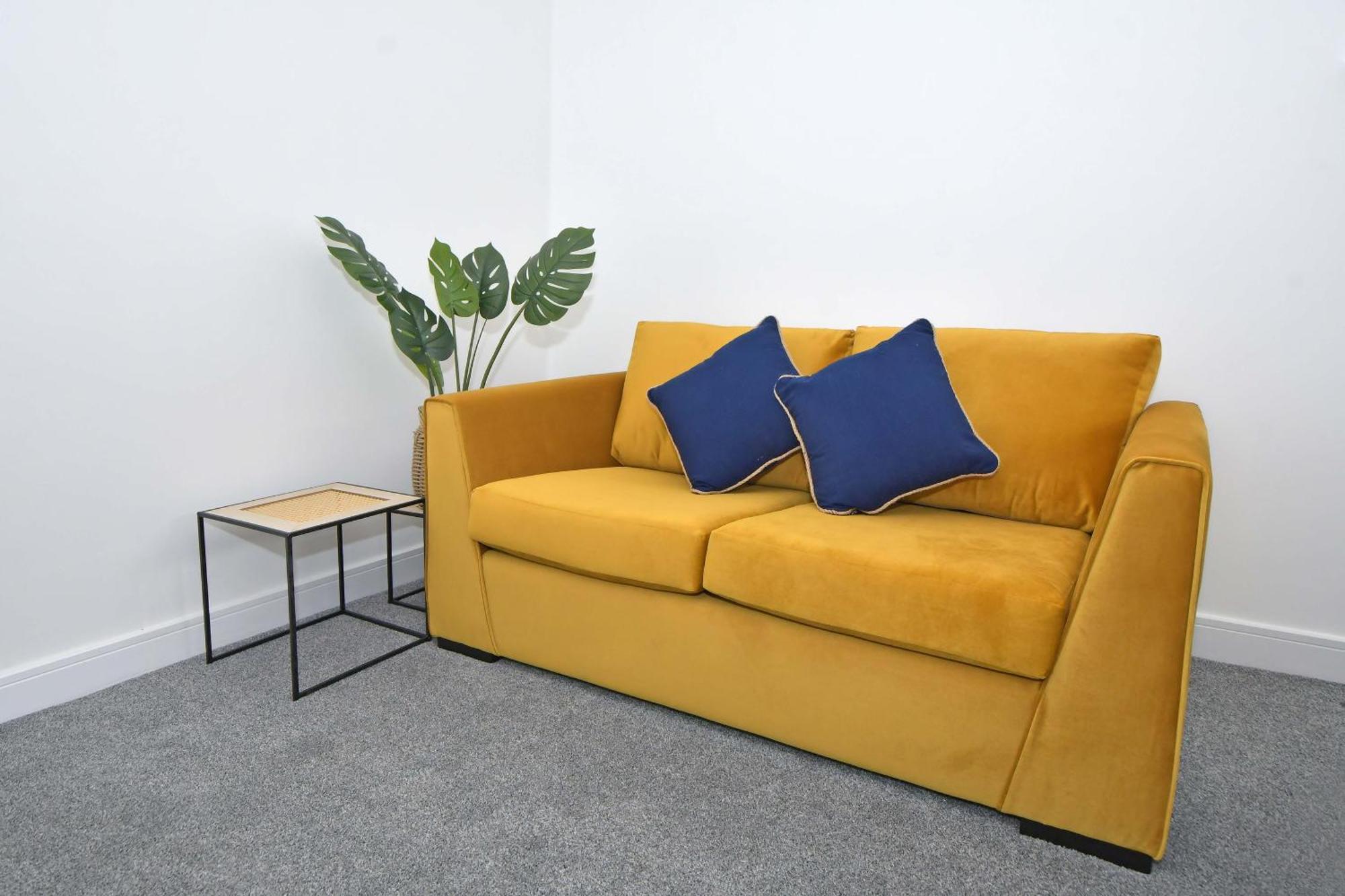 Sapphire Apartments By Yourstays - Luxury 2 Bedroom Apartments In Crewe Eksteriør bilde